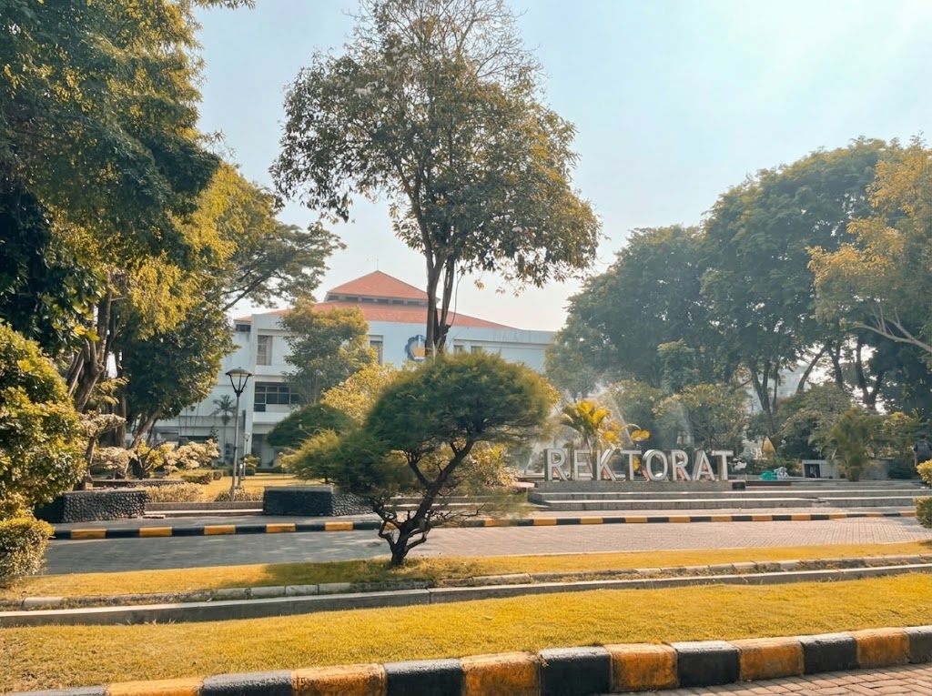 Gambar gelombang heatwave membuat peningkatan temperatur di Surabaya