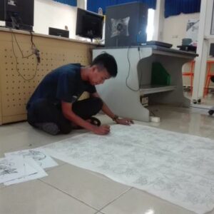Proses pengerjaan Batik oleh Siswa Lulusan SMK Kriya Batik