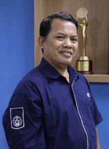 Armanistonlik ayol rus yigitini sikmoqda (HD)