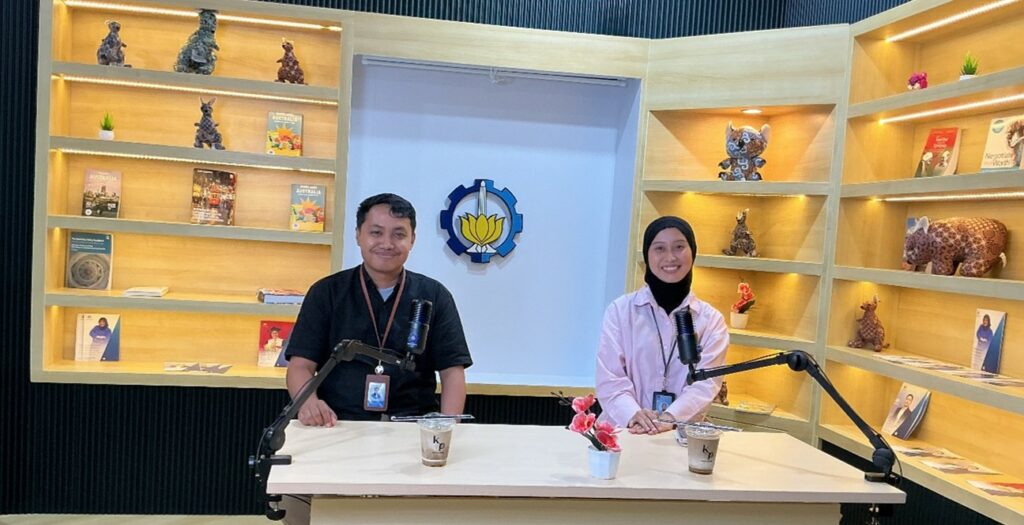 ITS Library Podcast Features the Story of Fahrul Rizal’s Journey from Parking Attendant to Technician