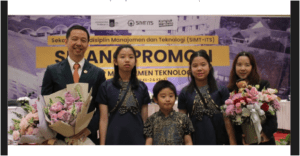 Pasangan Pemimpin PT Lookman Djaja Kompak Raih Gelar Doktor Manajemen Teknologi (DMT) di ITS