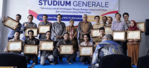 Menteri Sosial RI Berikan Penghargaan pada Tim Pengembangan Motor E-Trail Bangkits Cendrawasih