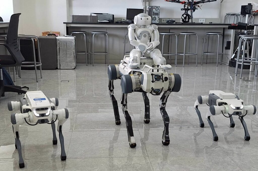 ITS Kembangkan Robot Anjing Berkaki Empat dengan Sensor dan Navigasi_1