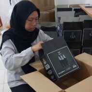 6. Packing
Penyelesaian kemasan produk sebelum distribusi