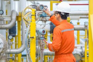 Instrumentation engineer, salah satu prospek kerja alumni teknik fisika (sumber: Karya Training)