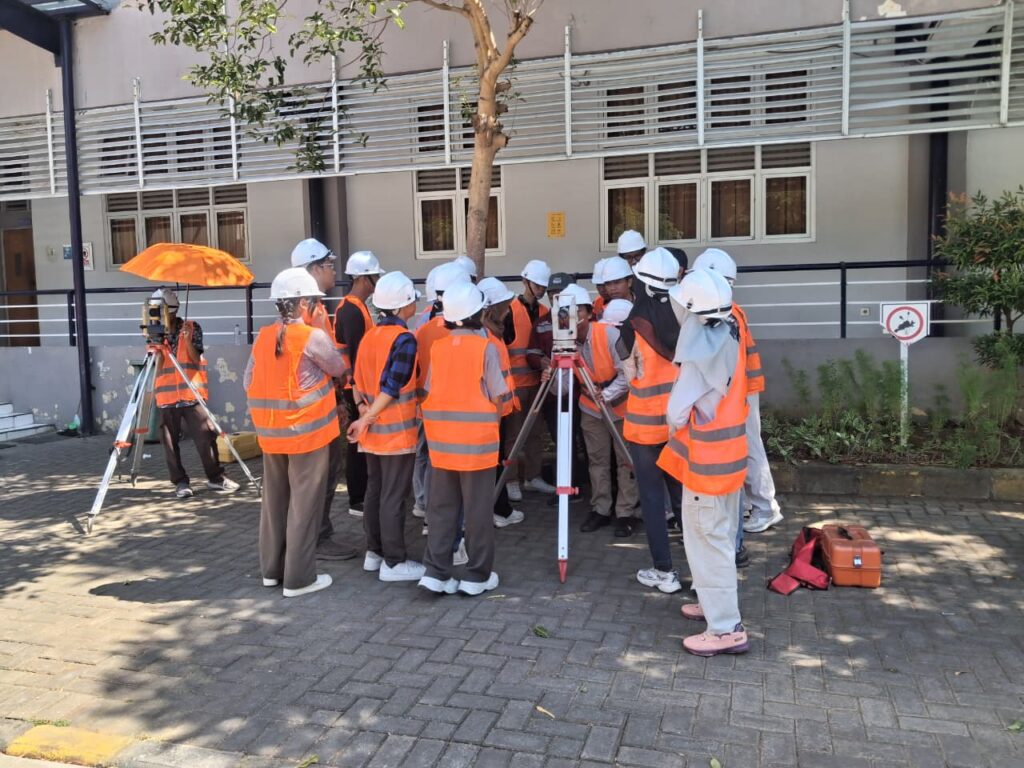 Bersama Geomatika ITS, kita ukur dunia, kita bangun masa depan