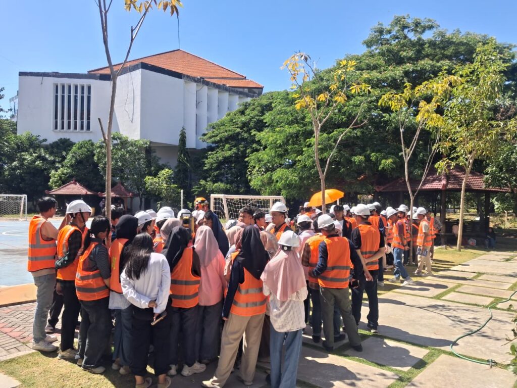 Bersama Geomatika ITS, kita ukur dunia, kita bangun masa depan
