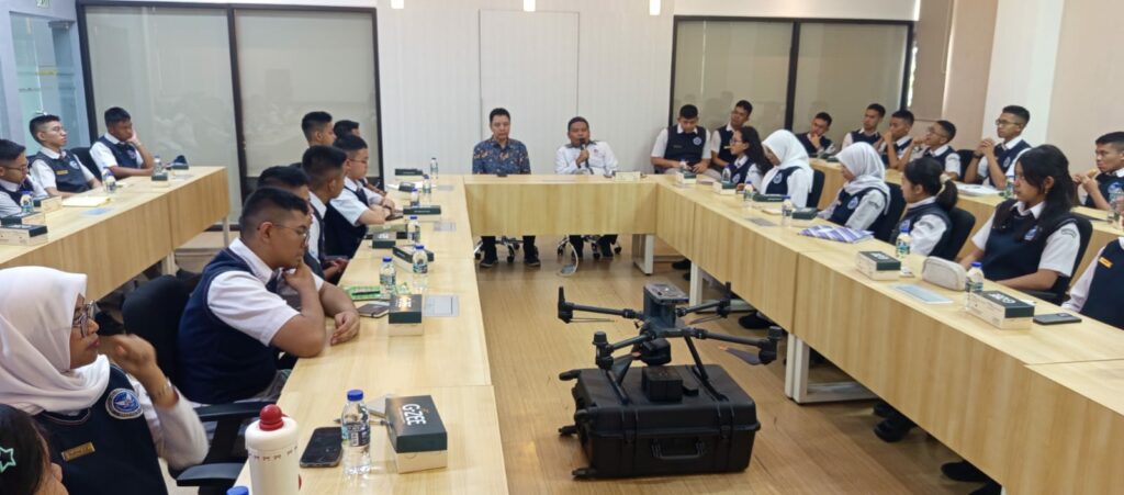 Visiting ITS, SMA Pradita Dirgantara Students Explore the World of Geomatics and Infrastructure Engineering