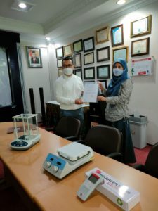 PENYERAHAN SUMBANGAN PERALATAN LABORATORIUM DARI ALUMNI TEKNIK KIMIA K-36