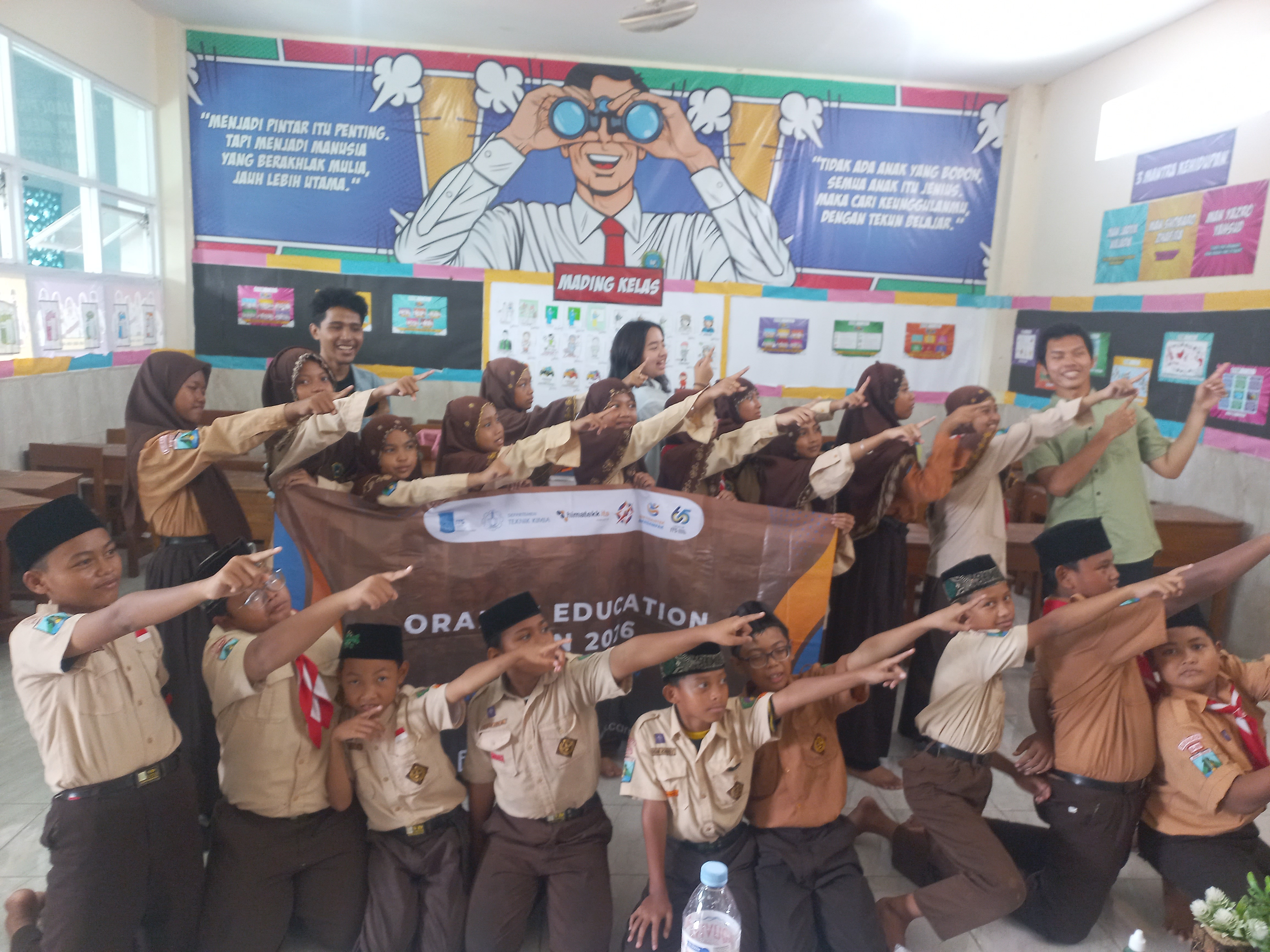 Momen kebersamaan educators dan peserta didik dalam rangkaian kegiatan Orange Education 2026