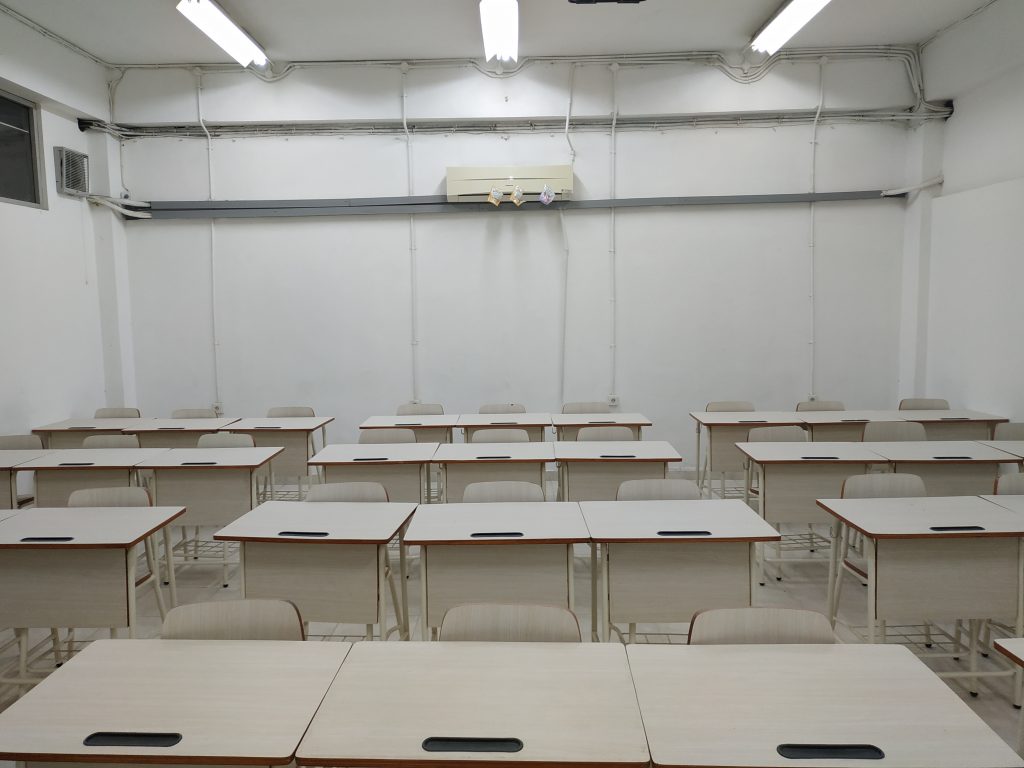  Ruang  Kelas Departemen Teknik Komputer
