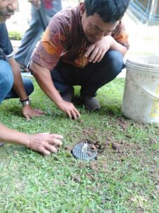pembuatan Biopori Departemen Teknik Sipil ITS