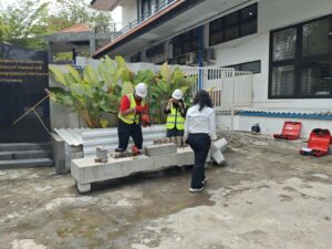 Praktik penggunaan alat HILTI di Departemen Teknik Sipil ITS