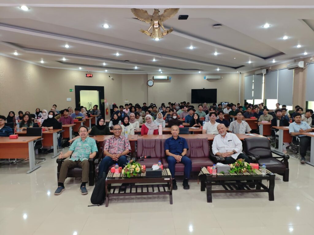Foto Bersama Prof. Sudarmanto Budi Nugroho Dengan Dosen Teknik Sipil ITS