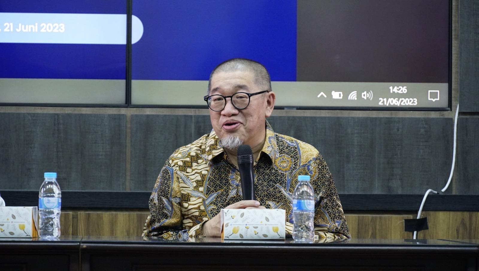 Prof Dr Drs Bagong Suyanto MSi saat memaparkan materi tentang kekerasan seksual di lingkungan kampus 