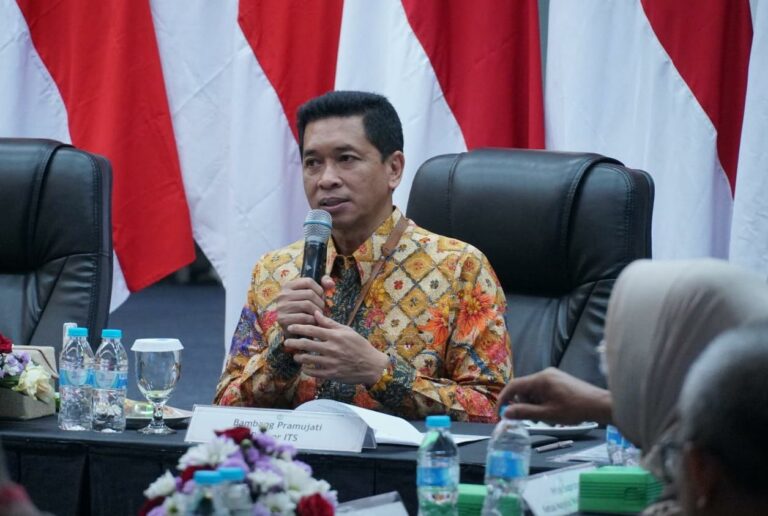 The Rector of ITS, Prof. Dr. (HC) Ir. Bambang Pramujati, S.T., M.Sc. Eng., Ph.D., while delivering a speech during the soft launching of STP ITS.