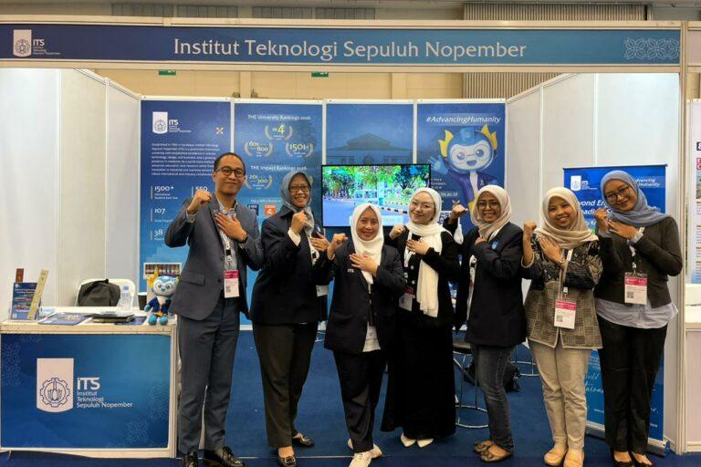 Secretary of the Institute, Prof. Dr. Ir. Umi Laili Yuhana, S.Kom., M.Sc., C.R.P. (third from left), together with KPM ITS Sarah Cahyadini, S.T., M.T., Ph.D. (second from left) and fellow ITS delegates at GSDC 2026.