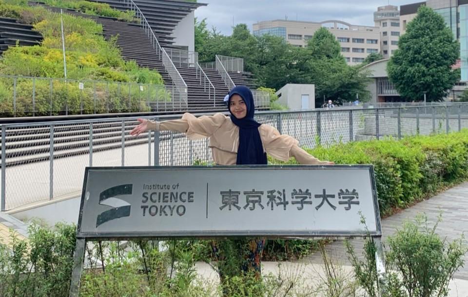 Lydia Fitri Nur Istiadji, an undergraduate student of Mathematics at ITS, during her research exchange program at the Institute of Science Tokyo, Japan.