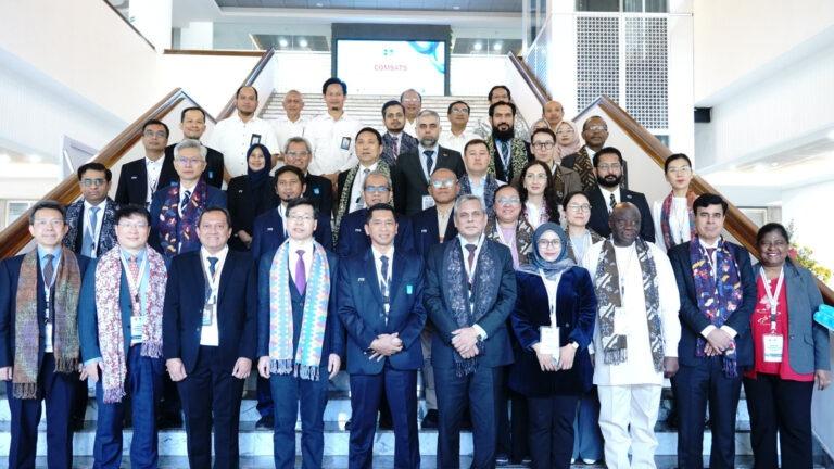 Group photograph of Institut Teknologi Sepuluh Nopember ITS senior leadership and delegates from COMSATS member countries at ITS Rectorate Building during 26th Meeting of COMSATS Coordinating Council