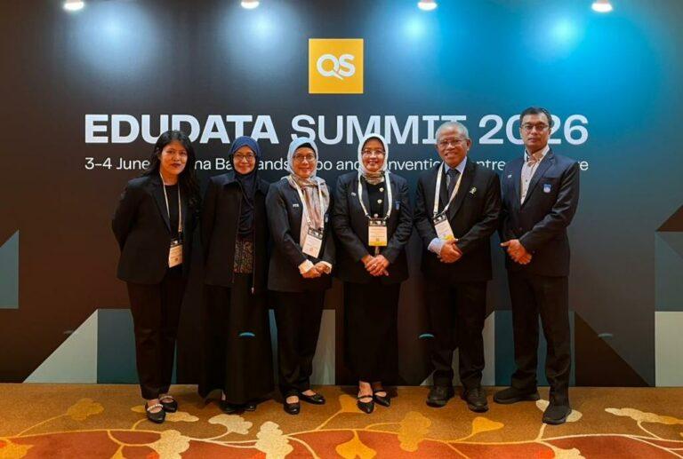 Professor Nurul Widiastuti SSi MSi PhD third from right Vice Rector I of Institut Teknologi Sepuluh Nopember ITS posing with ITS delegation team at QS EduData Summit 2026 in Singapore for global university reputation strategy