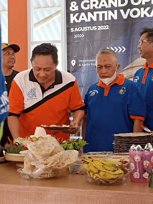 Inauguration of the Vocational Canteen by the Dean and Vice Dean of the Vocational Faculty