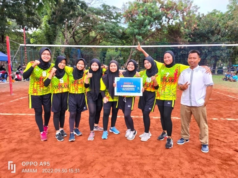 Tim Volley Putri Fakultas Vokasi meraih Juara 3 Dies 62 ITS