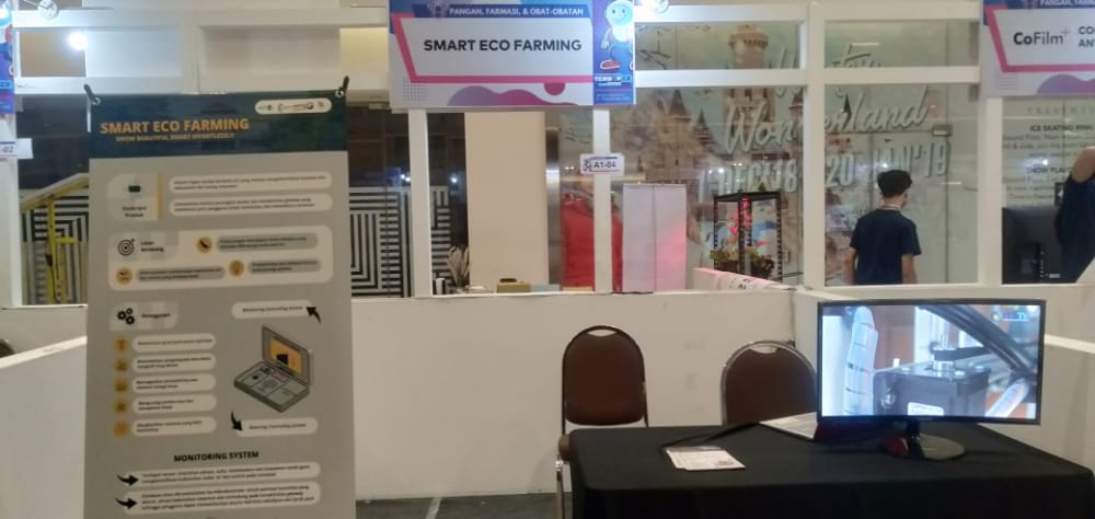 Salah satu booth Smart Eco Farming dari departemen teknik Otomasi Fakultas Vokasi.