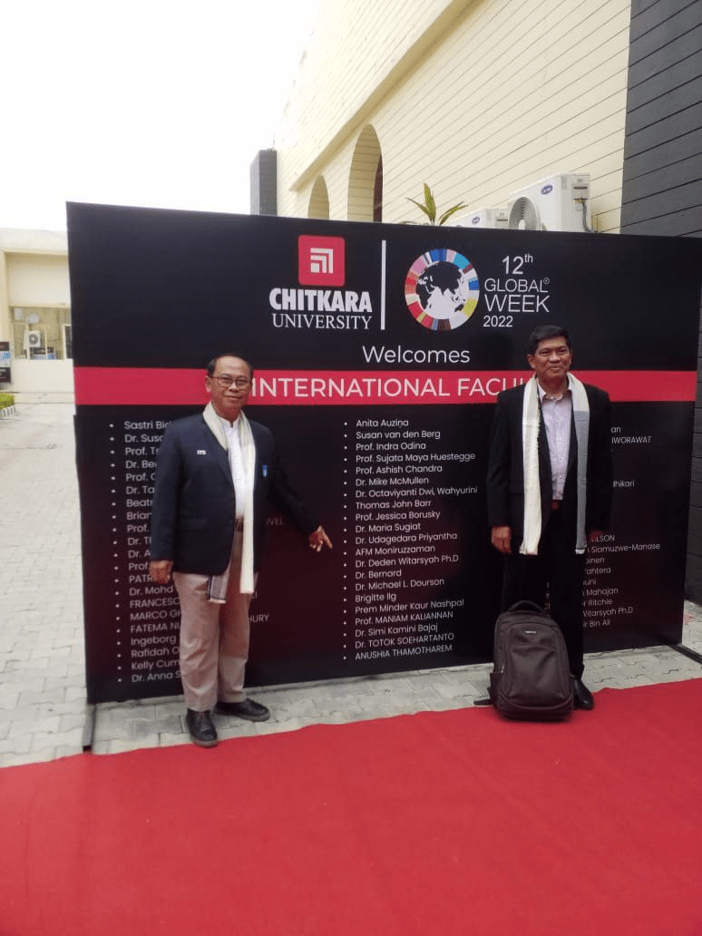 Portrait of togetherness Dr.Ir. Totok Soehartanto during the Global Week event