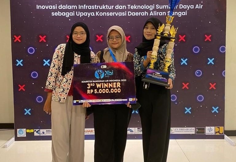The CT-Reese Garvi Team from the ITS Civil Infrastructure Engineering Department won third place in the 2022 Indonesian Water Building Competition organized by Brawijaya University Malang.