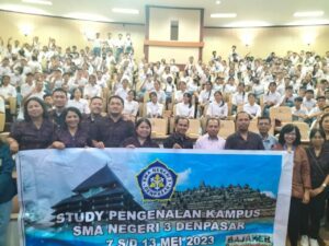 Introduction to Campus, ITS Receives a Visit from SMAN 3 Denpasar