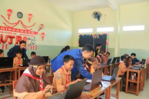 Fun Education for Students from ITS Electics Students