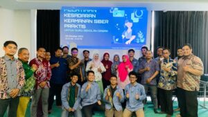 ITS Information Technology Department’s Community Service has Garnered High Enthusiasm from Elementary School Teachers Throughout Surabaya