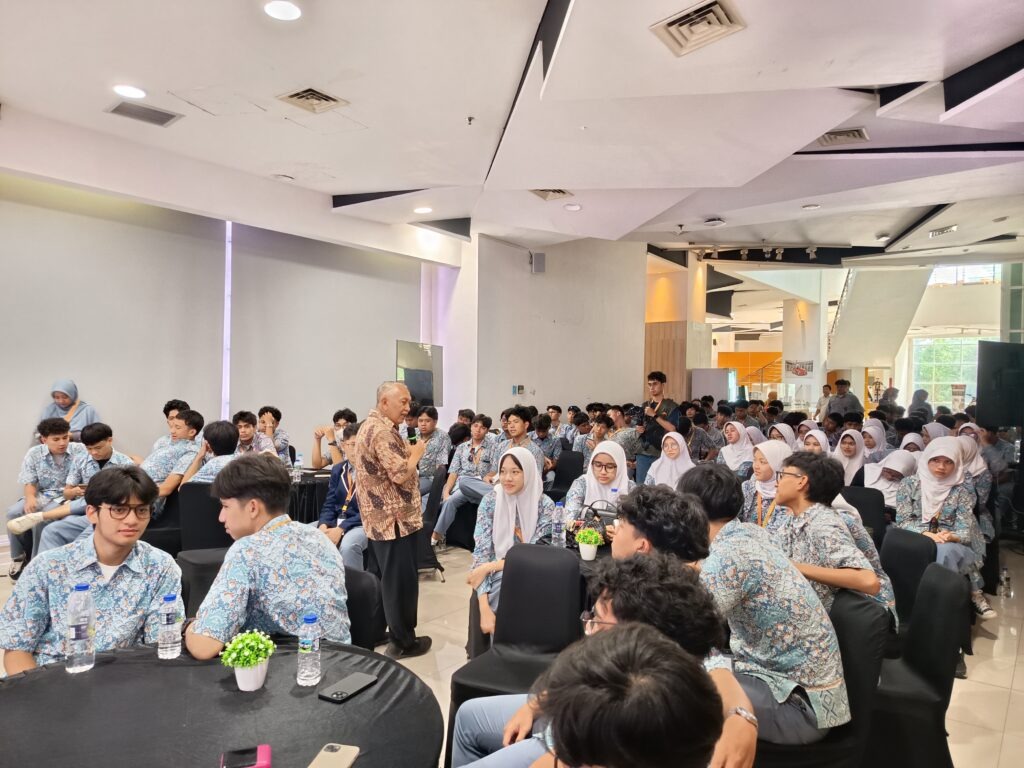SMA Muhammadiyah 3 Jakarta Kenali Lebih Dekat Fakultas Vokasi ITS