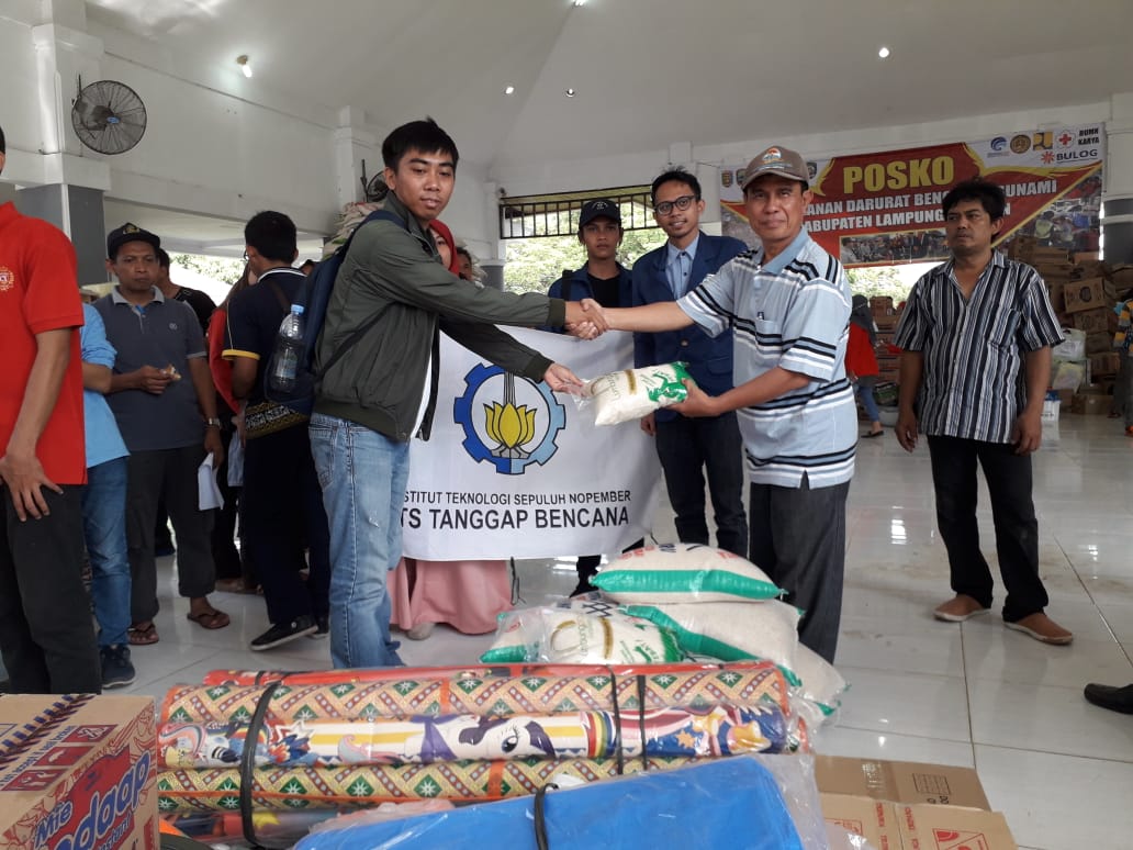 ITS Salurkan Bantuan untuk Korban Tsunami Lampung