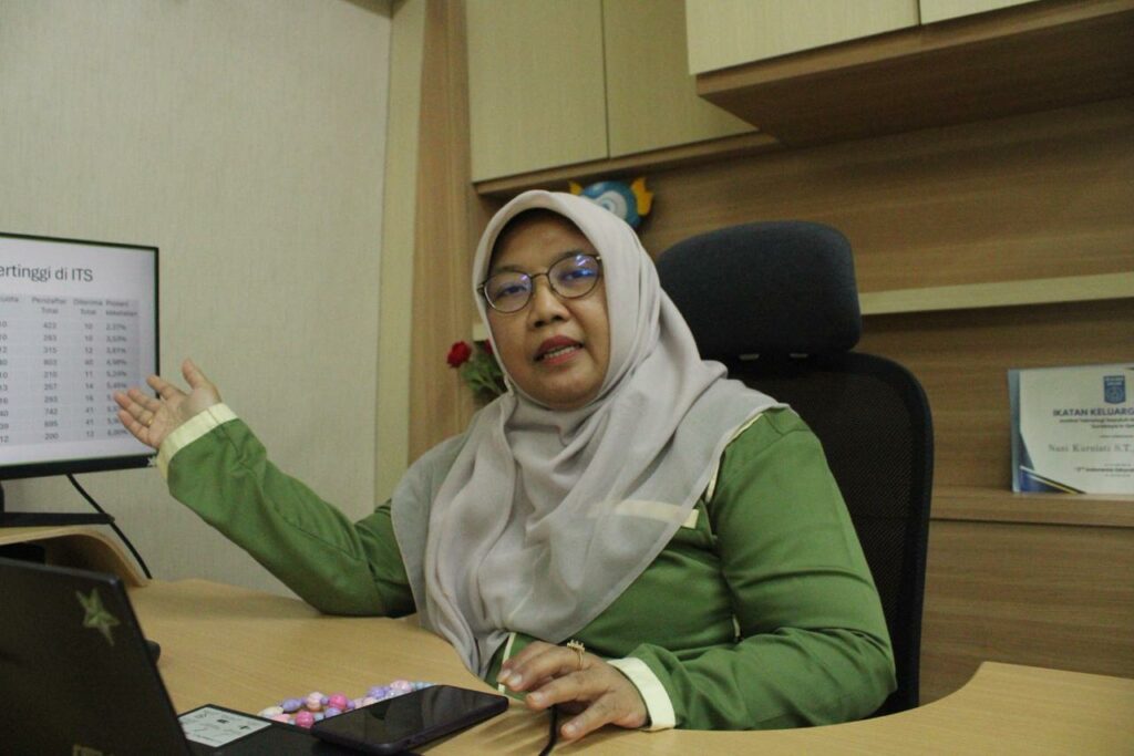Kepala Subdirektorat Admisi dan Promosi ITS Nani Kurniati ST MT PhD menjelaskan penerimaan mahasiswa baru ITS lewat jalur SNBP 2026