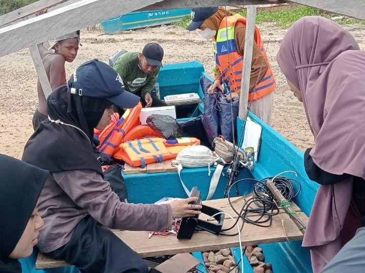 TEP ITS Dampingi Nelayan Papua Barat Gunakan Fish Finder