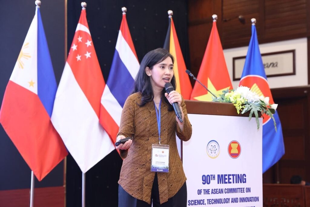 Kembangkan Robot Pascastroke, Dosen ITS Sabet Penghargaan ASEAN
