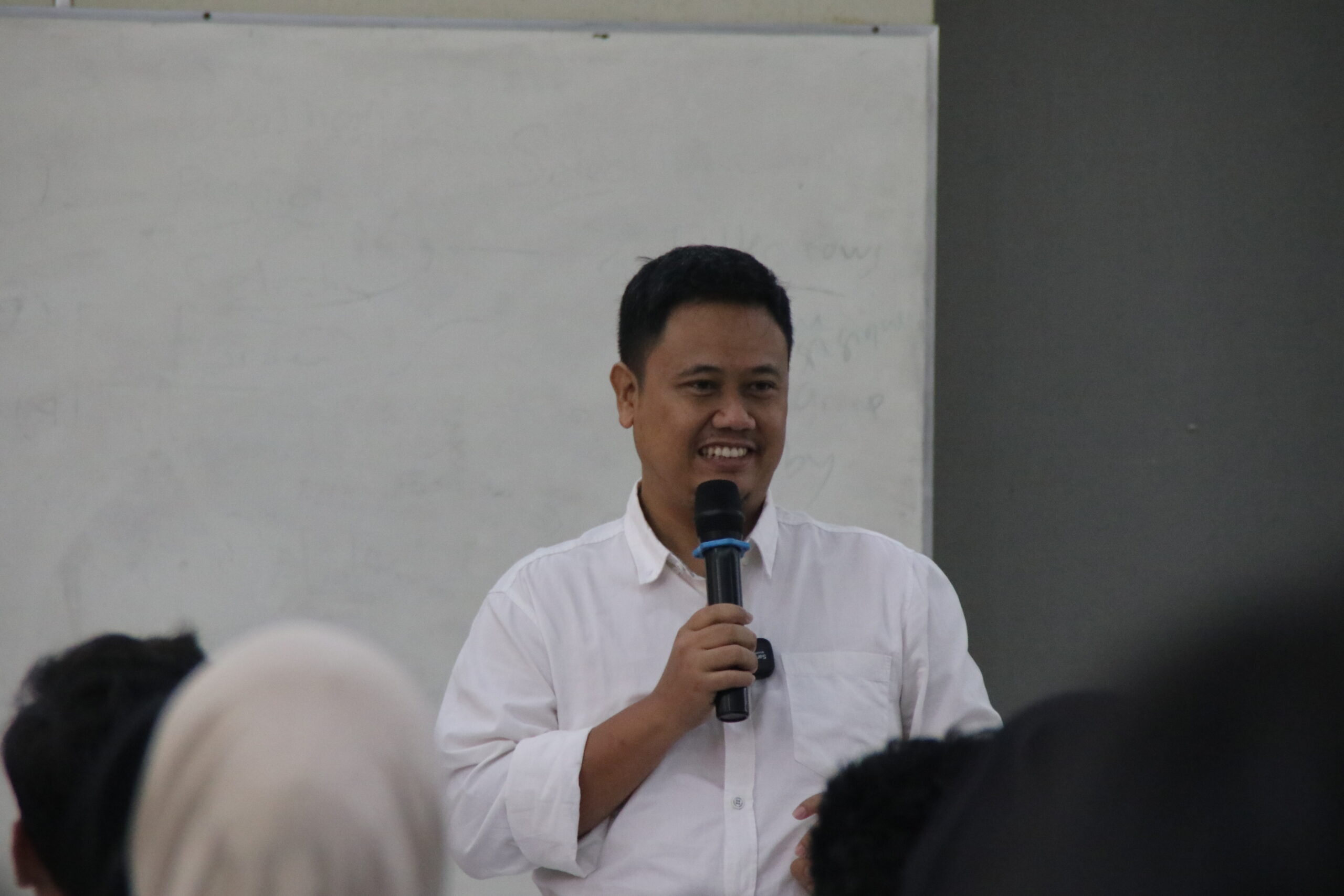 Kuliah Tamu ``Agile IT Project Management In Practice`` oleh Deptha Bagus Octalibrananda