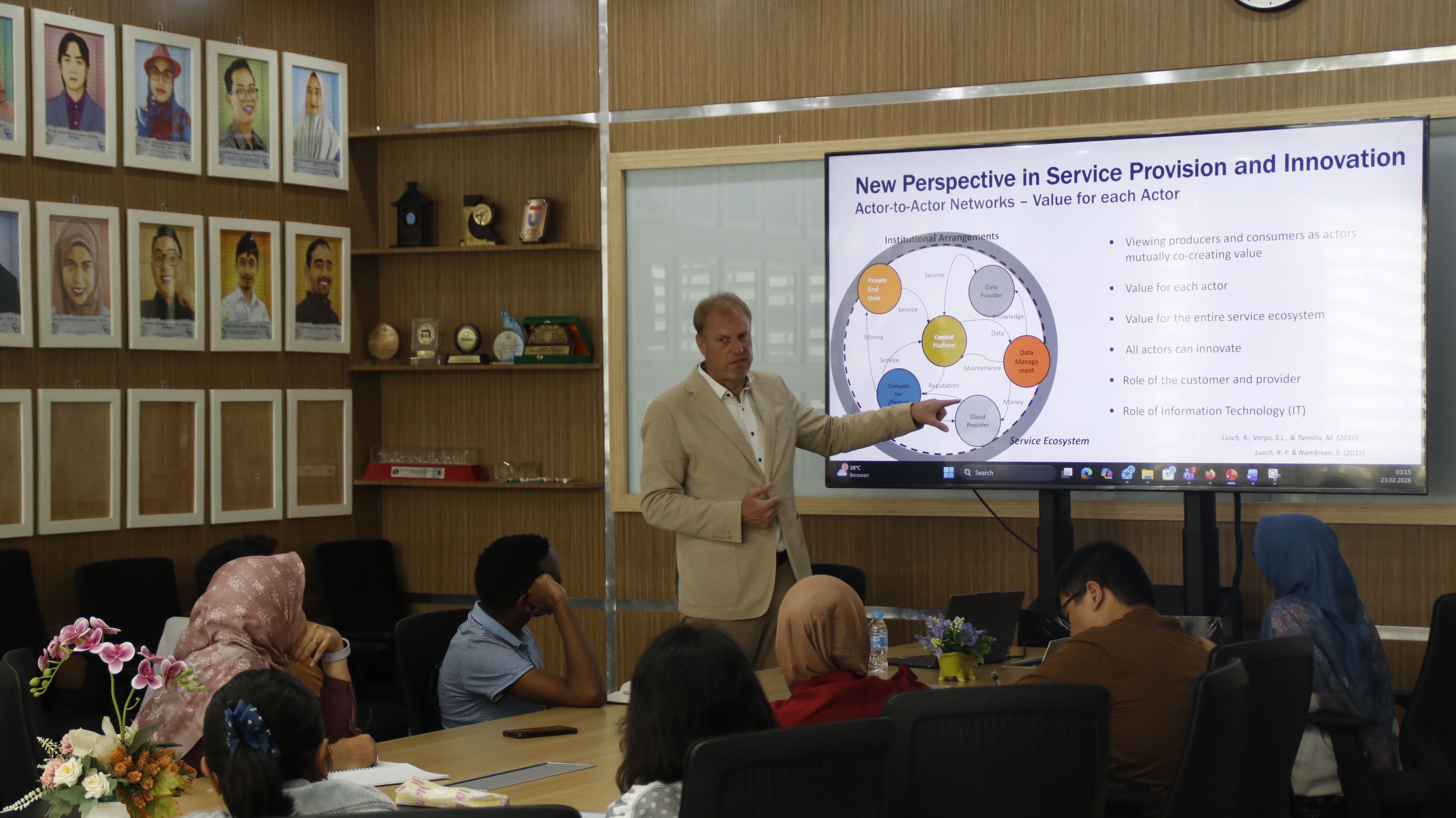 Departemen Sistem Informasi Terima Kunjungan World Class Professor Prof. Dr. Christoph Lattemann